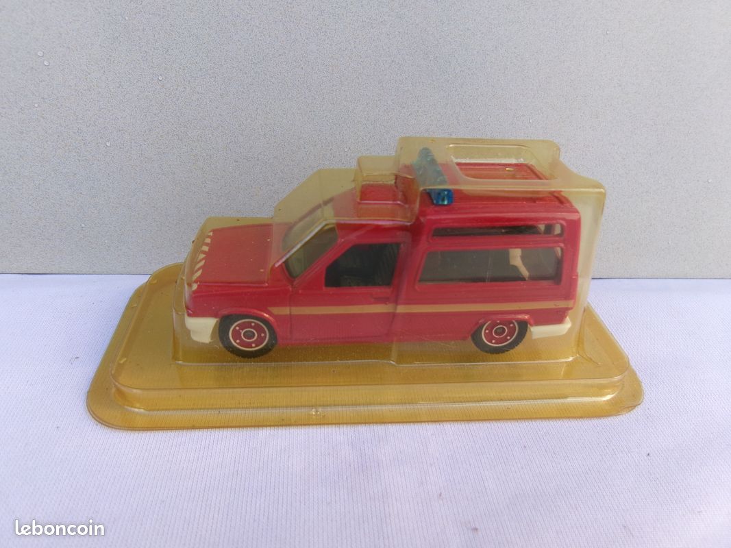 SOLIDO Pub Renault Express.1990 Livraison dans le Monde