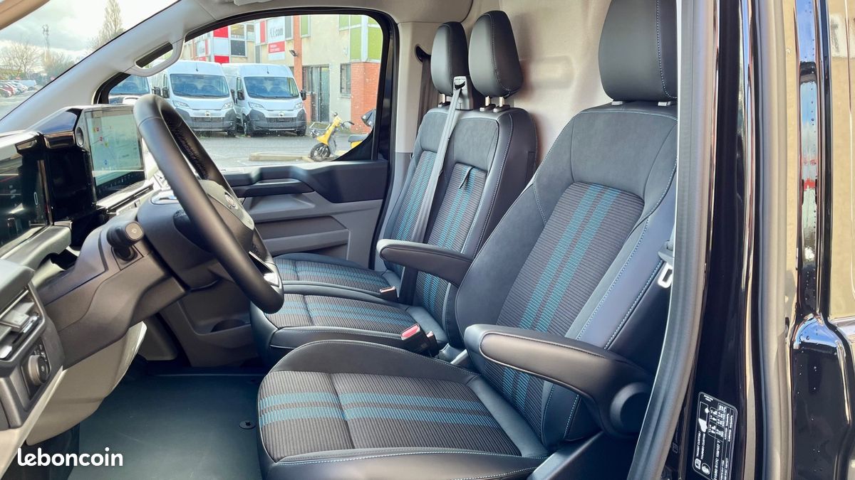 41 990 HT / Ford transit custom sport 320 l2h1 2.0 ecoblue 170 cv bva noir neuf / tva recuperable (image 6)