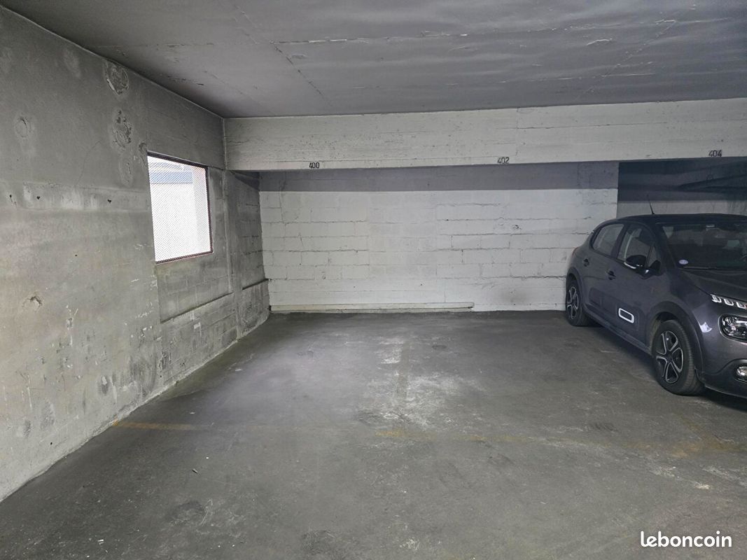 Parking 1 pièce · à Paris · 17 000 €