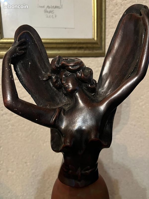 Rare lampe Art Déco en bronze avec un abat-jour en verre, dans le style de Max Le Verrier (image 4)