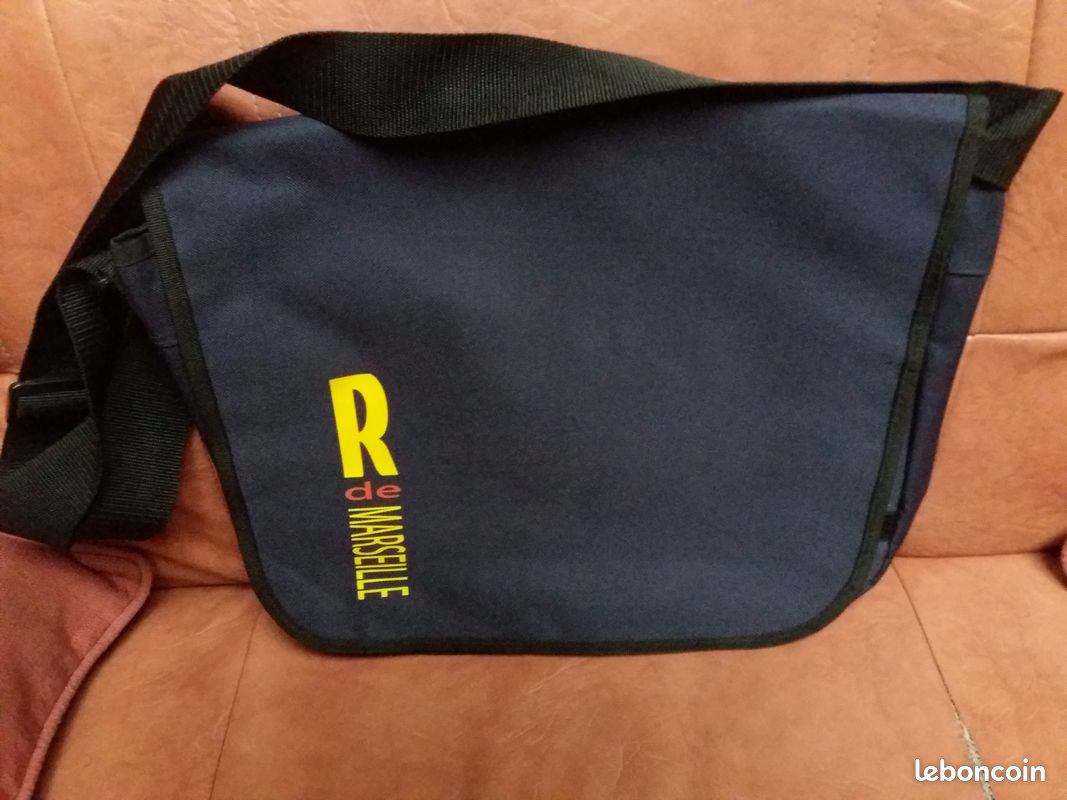 Beau Sac neuf du R de Marseille (image 1)