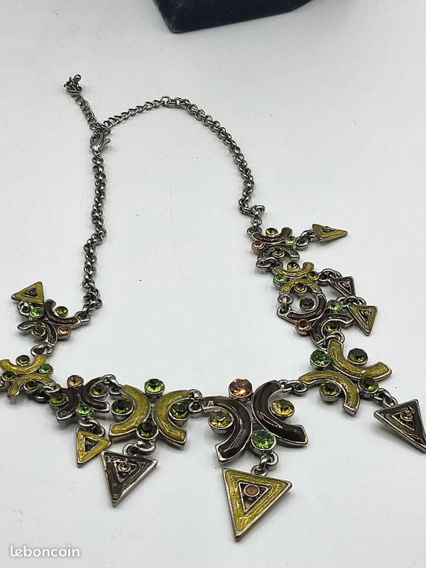 Collier fantaisie chaîne fine et médaillon astre en acier & zirconium