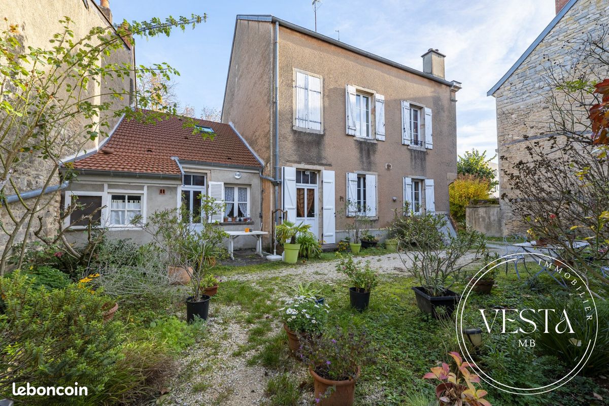 Maison 7 pièces 206 m² · à Brochon · 206 m² · 760 000 €