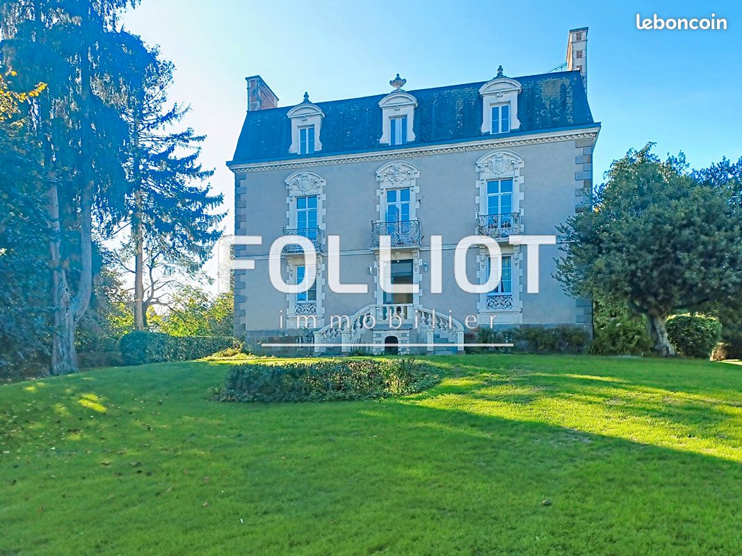 Immeuble 482 m² · à Pleine-Fougères · 482 m² · 700 000 €
