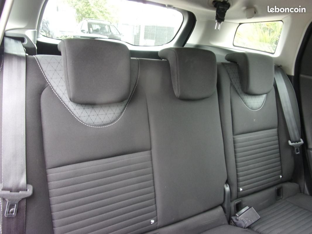 Renault Clio IV ESTATE dCi 90 Energy eco2 Dynamique 90g (image 11)