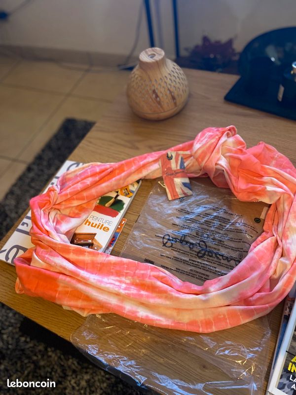 Foulard Tour de cou Pépé Jeans Neuf (image 1)