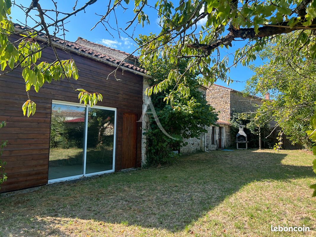 Maison 12 pièces 310 m² · à Vix · 310 m² · 348 300 €