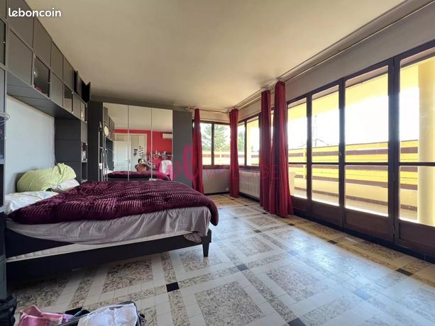 Villa 7 pièces 233 m² — 15