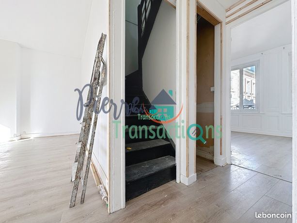 https://img.leboncoin.fr/api/v1/lbcpb1/images/d8/1b/a1/d81ba14254f3d14e45d2645e6cca75540d6ef957.jpg?rule=ad-image