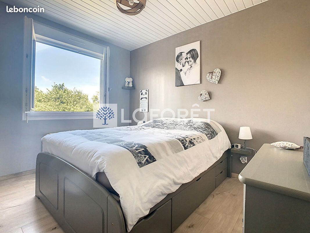 Pavillon 6 pièces 87 m² - Thouars 79100 (image principale 11)