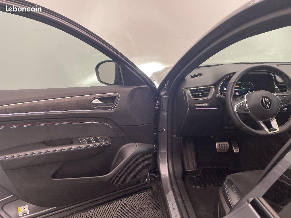 Renault Arkana E-Tech 145 - 23 esprit Alpine (image 19)