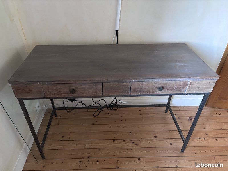 Bureau (image 1)
