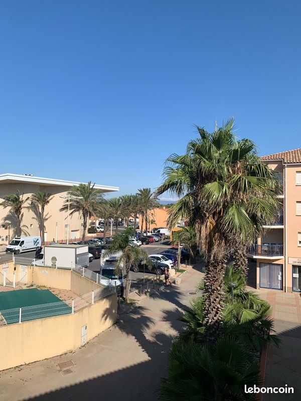 Appartement à louer à Sainte-Marie-la-Mer – Bord de mer (image 1)