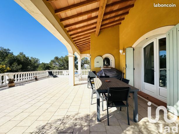 Propriété 6 pièces 300 m²