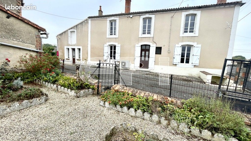 Maison 6 pièces 148 m² · à Airvault · 148 m² · 127 500 €