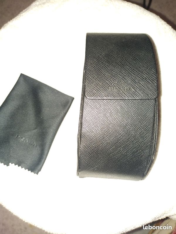 Etui lunette PRADA (image 1)