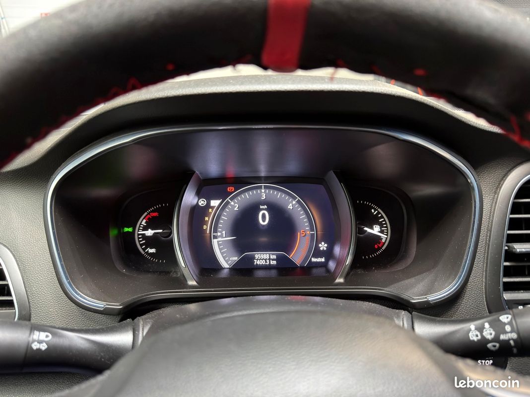 RENAULT Megane IV INTENS 1.5 BLUE DCI - 115 CV - CARPLAY - CAMERA DE RECUL - ATTELAGE (image 29)