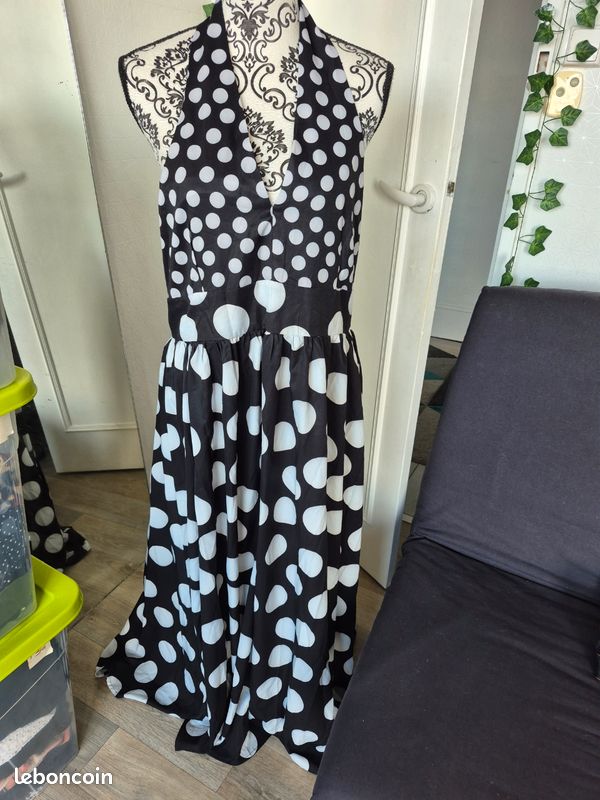 Robe Shein Curve Noire Et Blanche à Motifs Floraux – Taille 2XL, Longueur Maxi 100 Cm