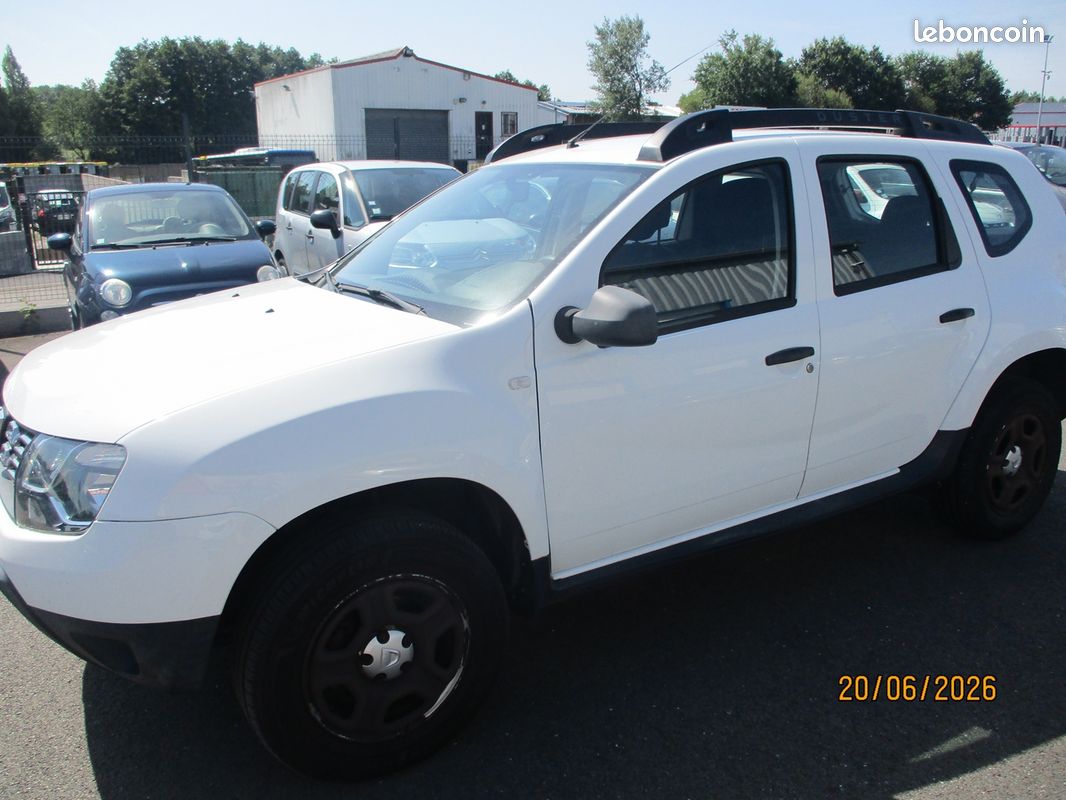 Dacia DUSTER 1.2 TCE 125CH SILVER LINE 2017 4X2 (image 1)