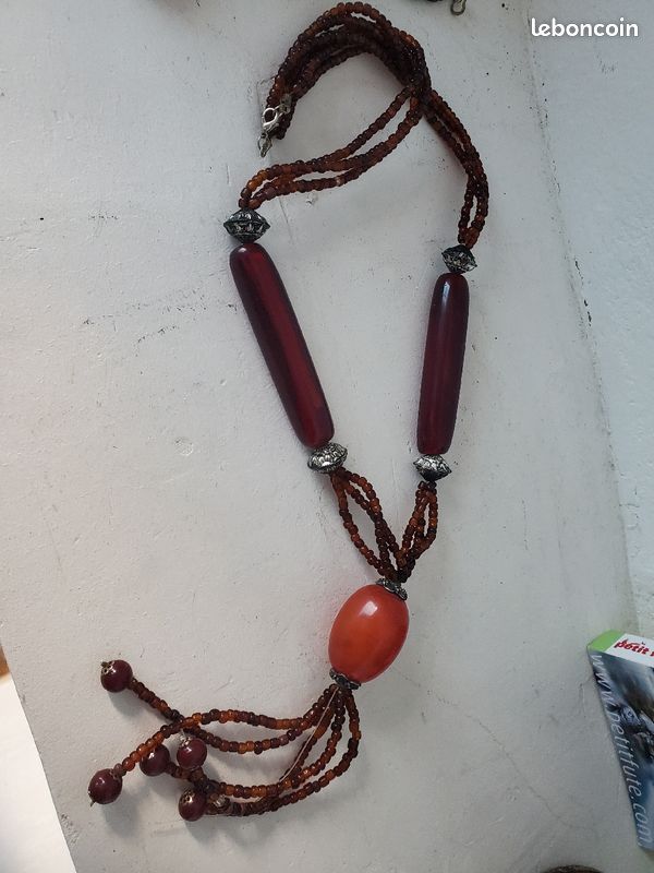 Collier (image 1)