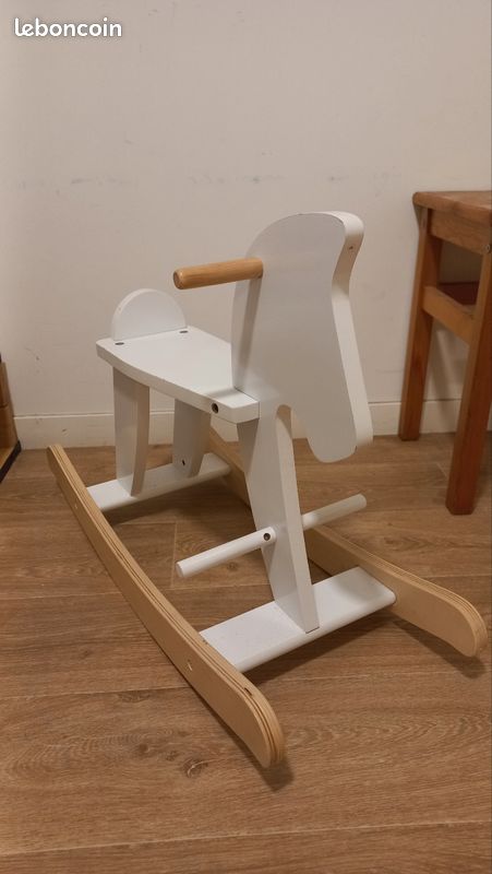 Cheval à bascule (image 3)