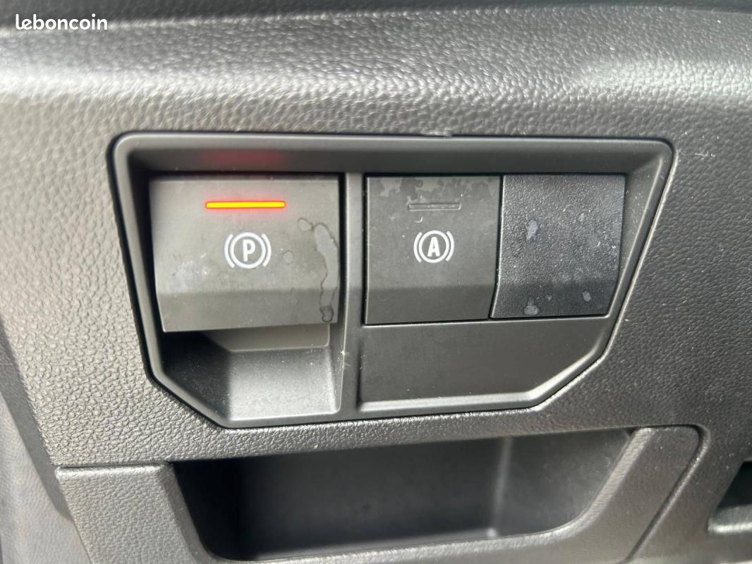 Renault Austral E-Tech hybrid 200 Iconic esprit Alpine (image 30)