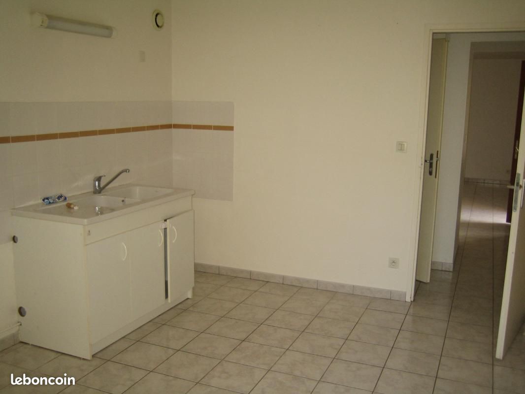 Maison 3 pièces 93 m² - Aubigné 79110 (image principale 3)
