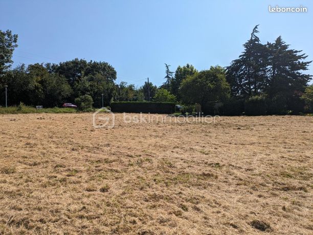 Terrain 1 400 m² Lahitte