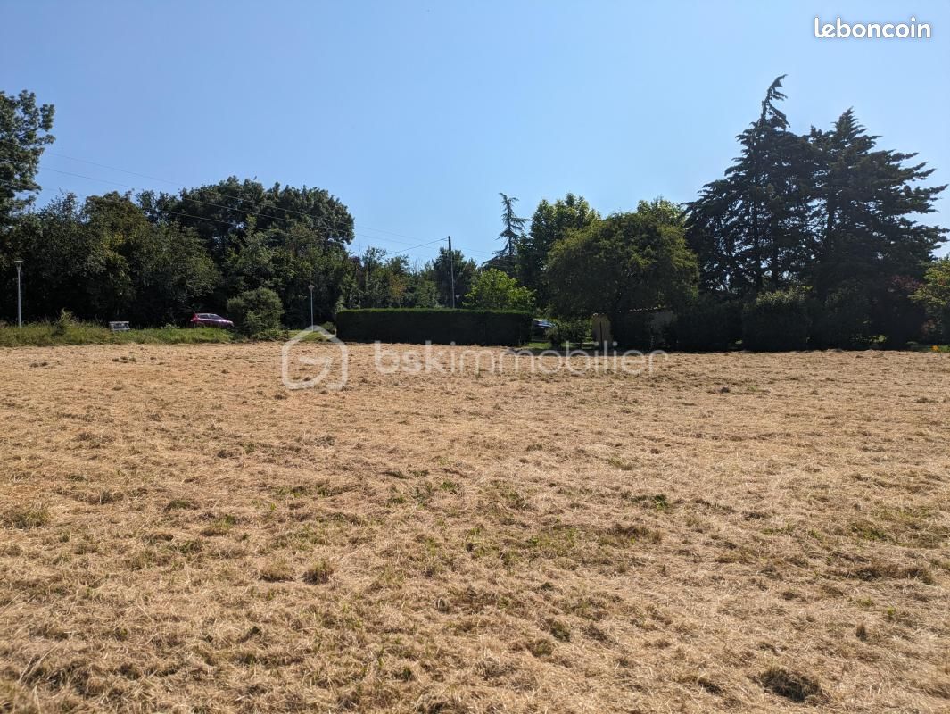 Terrain 1 400 m² Lahitte · 55 000 €