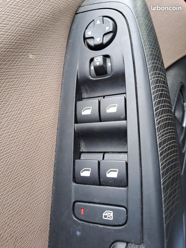 Citroen c4 grand 2.0 blue hdi 150 intensive ba 2016 (image 10)