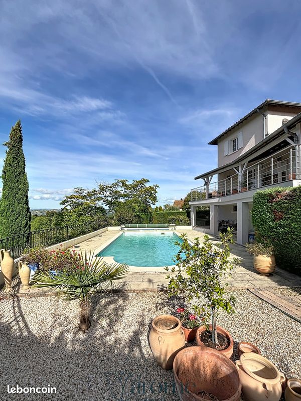 Maison 5 pièces 162 m² · à Chasselay · 162 m² · 658 000 €