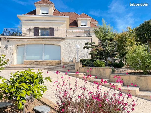 Prix en baisse- Valence Vue imprenable pour cette villa d'architecte