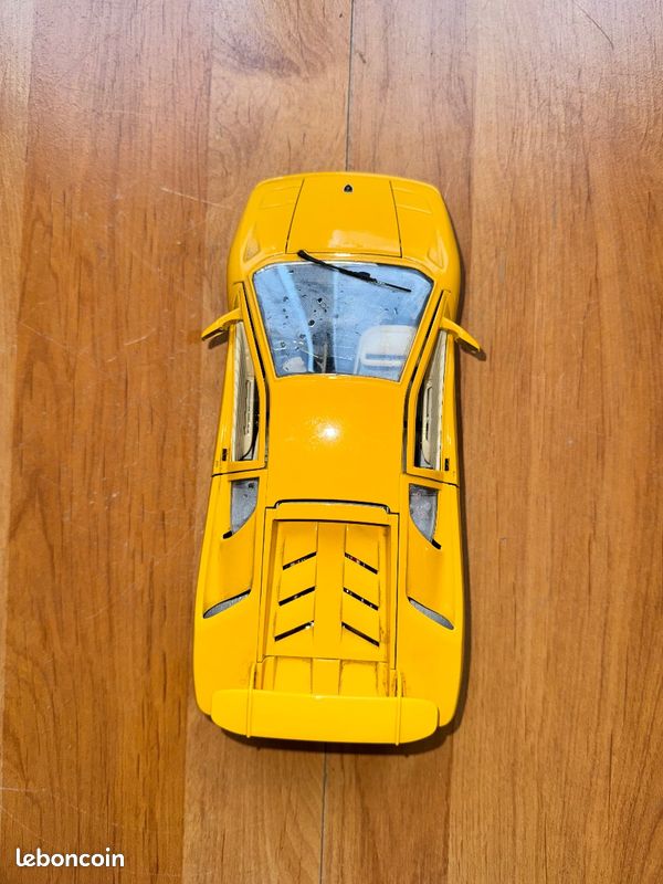 Lamborghini Diablo jaune Burago 1990 miniature 1:18 portes ouvrantes bon état collection (image 3)