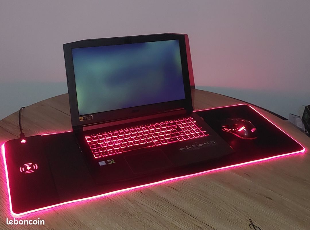 Tapis RGB Gaming XXL avec Chargeur induction Fast Charge (image 3)