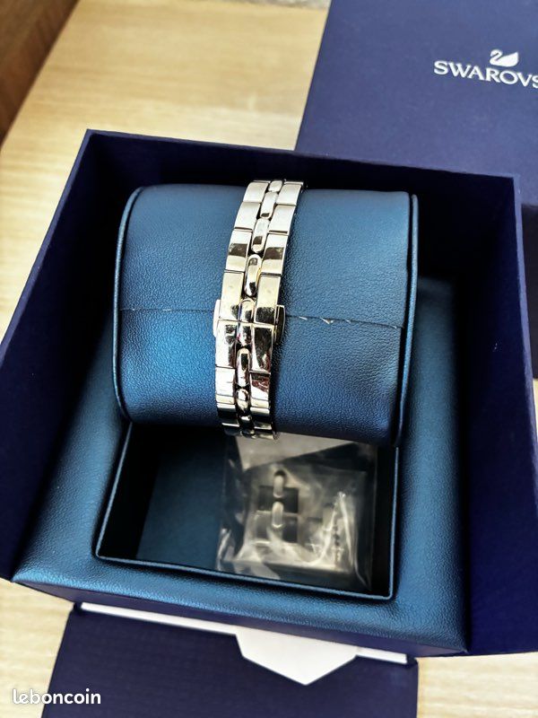 Montre Swarovski Cosmopolitan (image 2)
