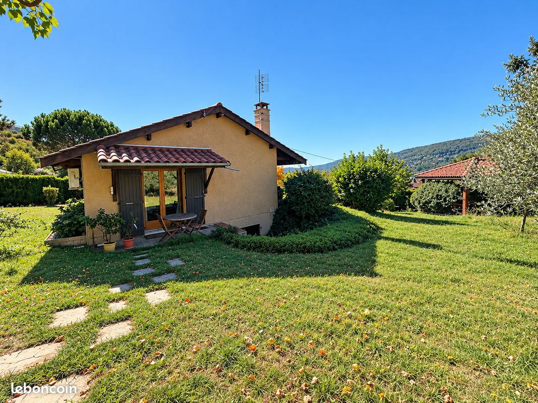 Maison 6 pièces 121 m² · à Neuville-sur-Saône · 121 m² · 650 000 €