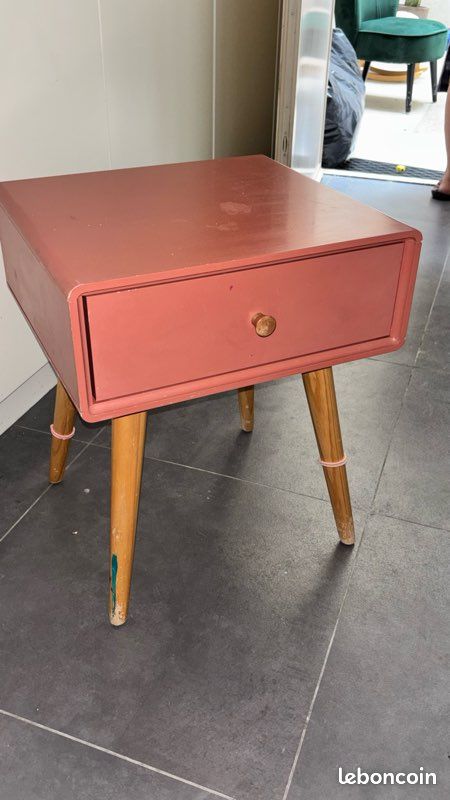 Table de chevet (image 1)