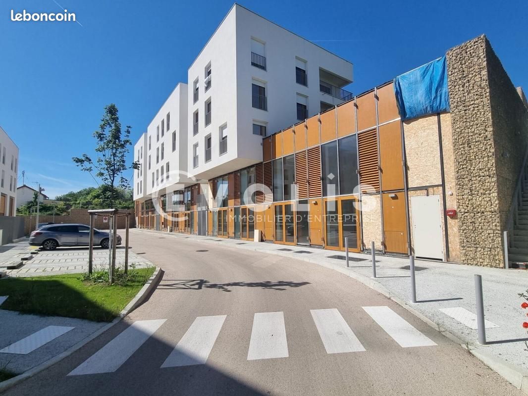 Local d'activité 93 m² (image 1)