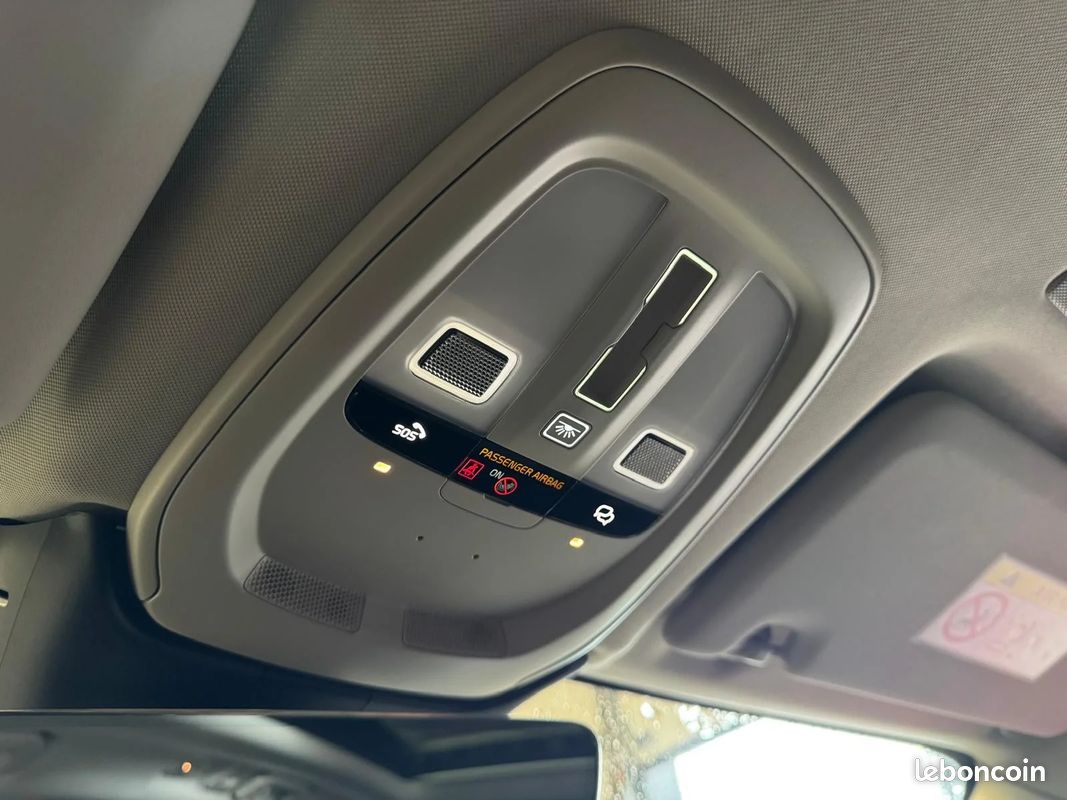 VOLVO XC60 T6 Recharge AWD 253 ch + 145 ch Geartronic 8 Ultimate Style Dark - 1ère main - Toit ouvrant - Sièges chauffants - Caméra 360 (image 30)