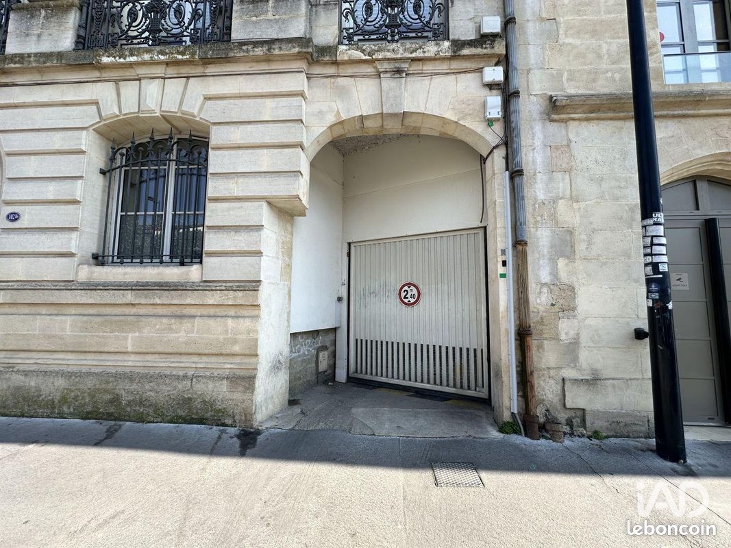 Parking 11 m² · à Bordeaux · 11 m² · 100 €