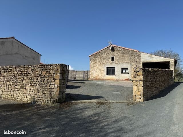 Maison 6 pièces 192 m² · à Saint-Jean-d'Hermine · 192 m² · 263 750 €