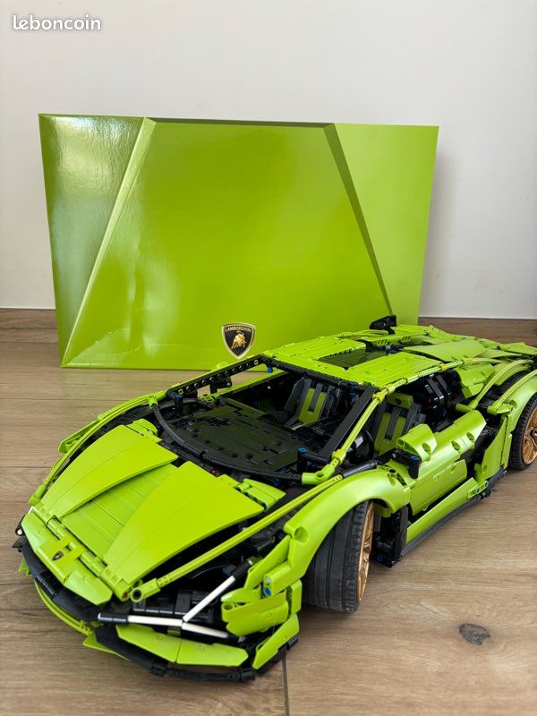 LEGO Technic Lamborghini Sián FKP 37 (image 1)