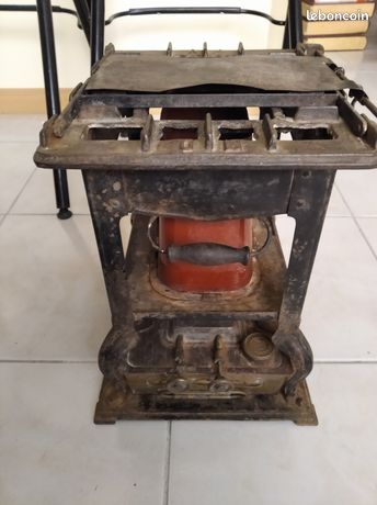 N. 4 RECHAUD a pétrole outil ancien Old tools stove A zuré A Azuria en