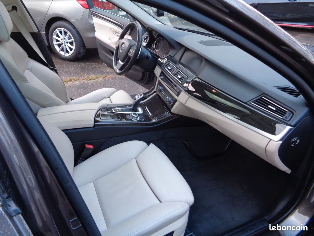 BMW Série 5 550i 4.4 V8 408CH - 3ème Main - Suivi Complet - HUD - Toit Pano - ACC - Caméra 360 - 145000KM (image 7)