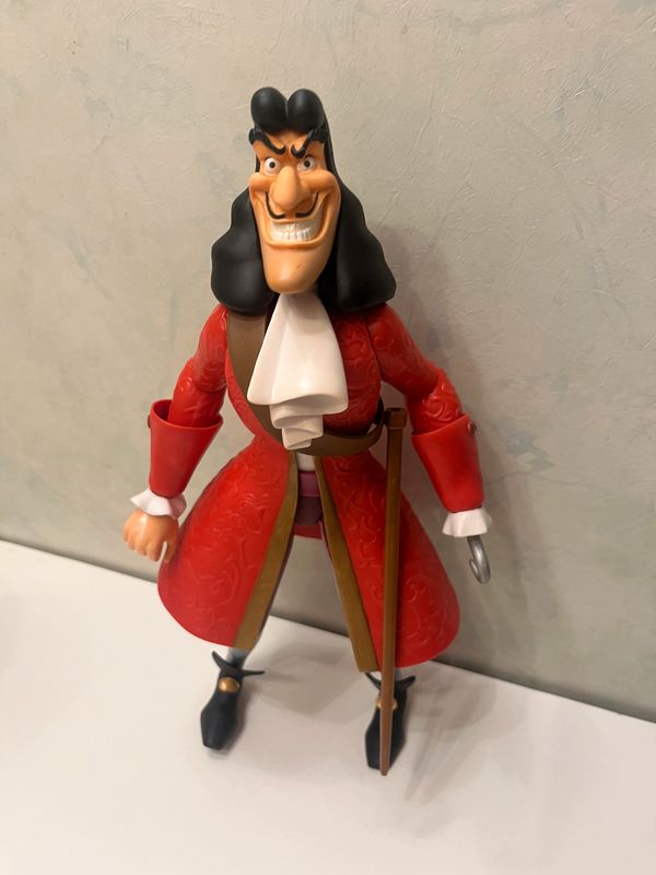 Figurine géante captain Hook Disney 30 cm Peter pan giant figure  adventurers - Jeux & Jouets