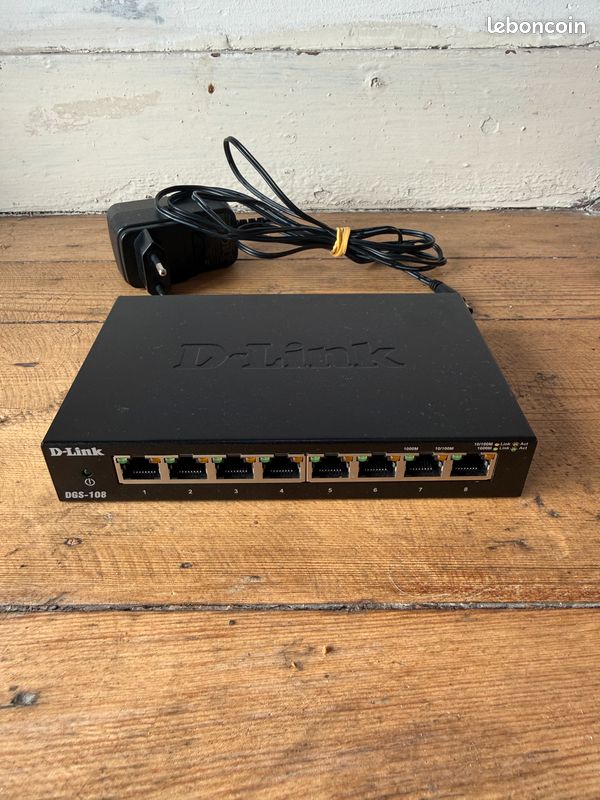 Lot de 2 D-Link Switch 8 ports gigabit DGS108 - Informatique