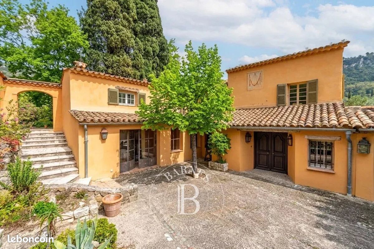 Maison 5 pièces 251 m² · à Grasse · 251 m² · 1 350 000 €