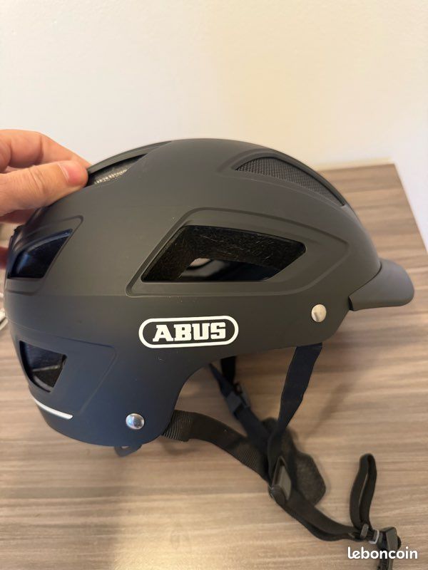 Casque ABUS avec lumière (image 2)