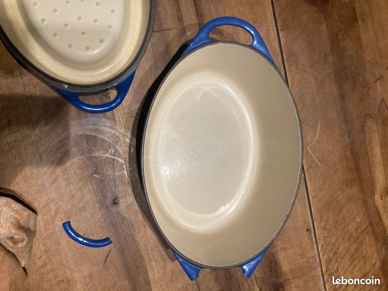 ANCIENNE COCOTTE OVALE en fonte émaillée rouge, Cousances Doufeu, 9 EUR 35,00 - FR