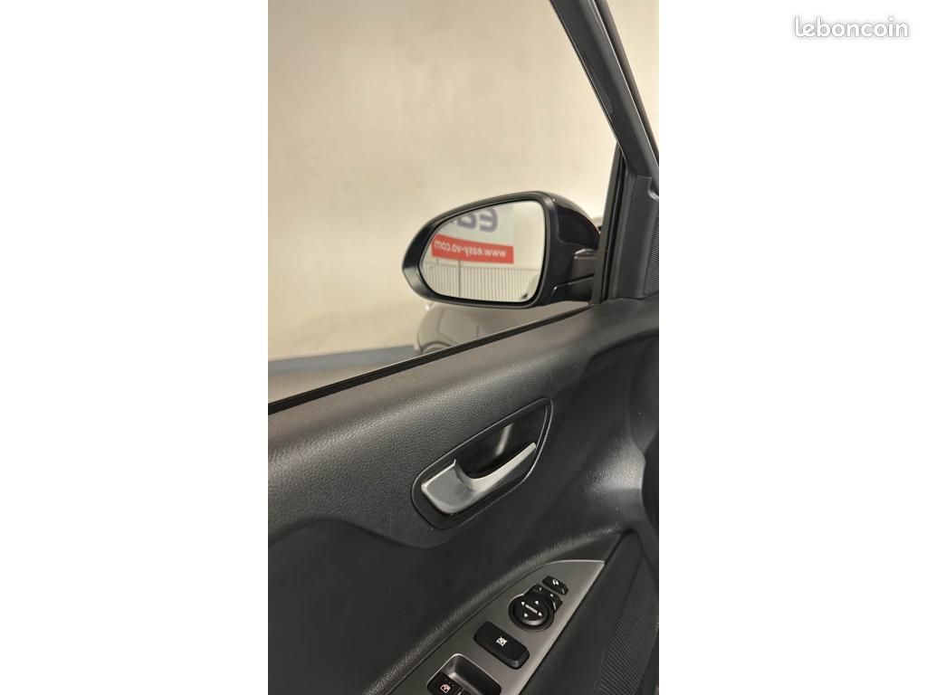KIA STONIC 1.0 T-GDI MHEV - 120 DCT7 GT Line Premium (image 22)